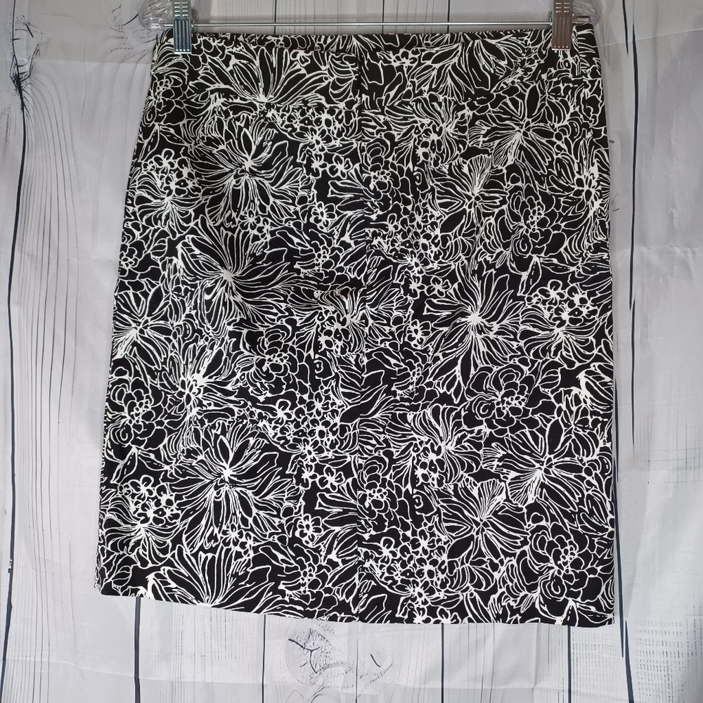 Talbots Floral Black and White Women's Pencil Preppy Skirt - Picture 6 of 12